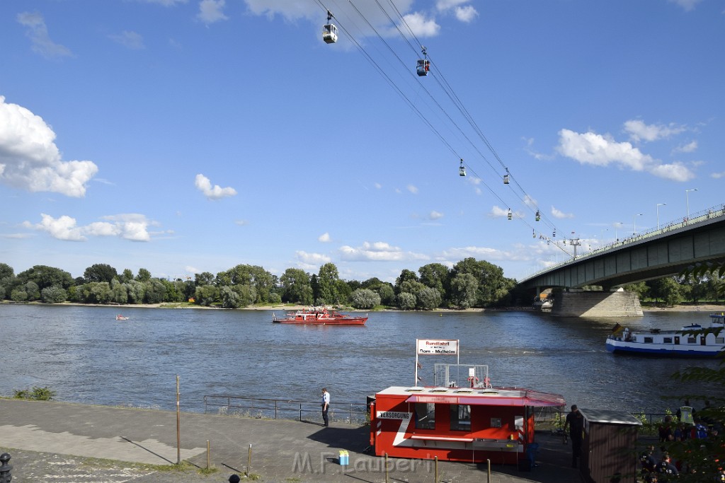 Koelner Seilbahn Gondel blieb haengen Koeln Linksrheinisch P341.JPG - Miklos Laubert